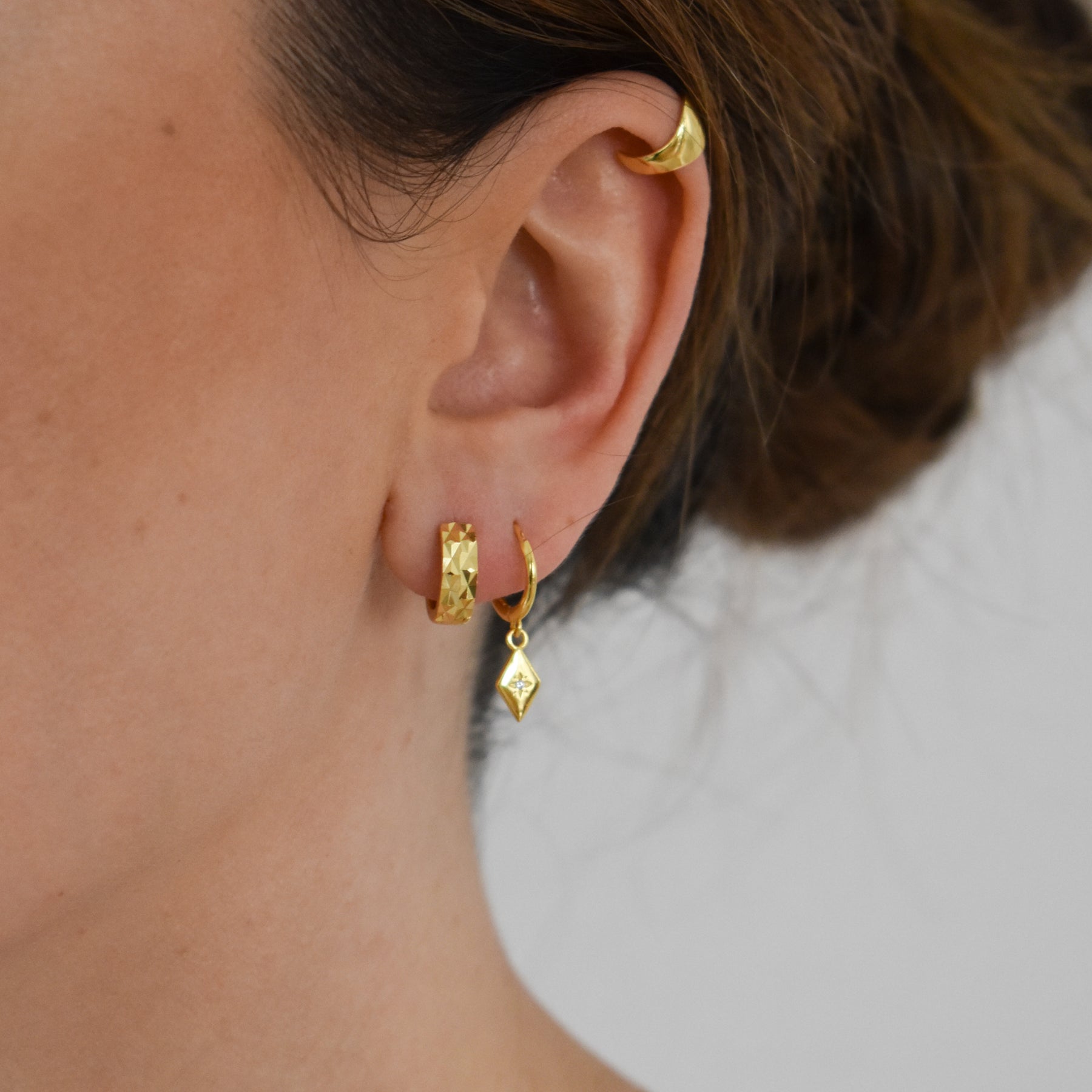 Clara Hoops