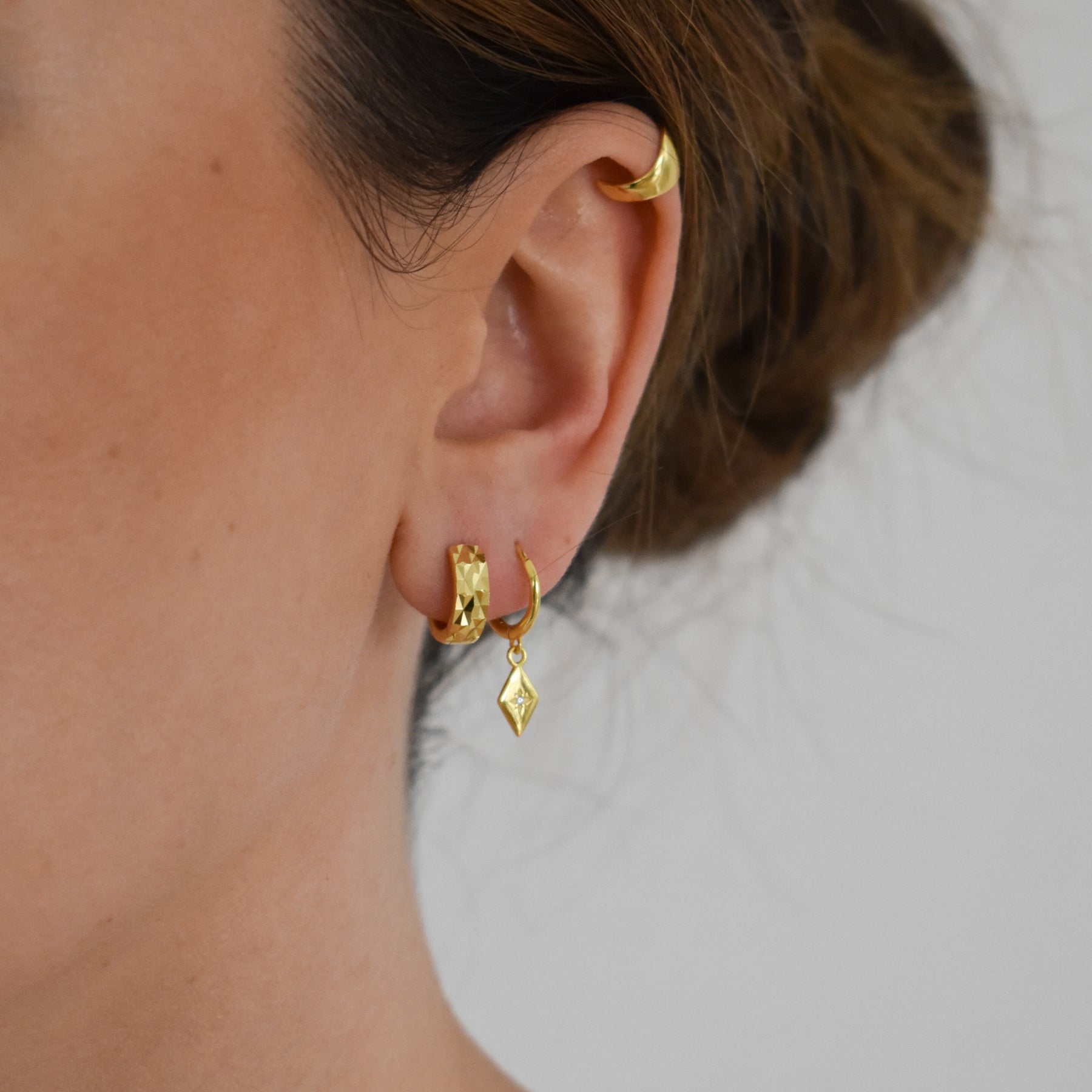 Clara Hoops